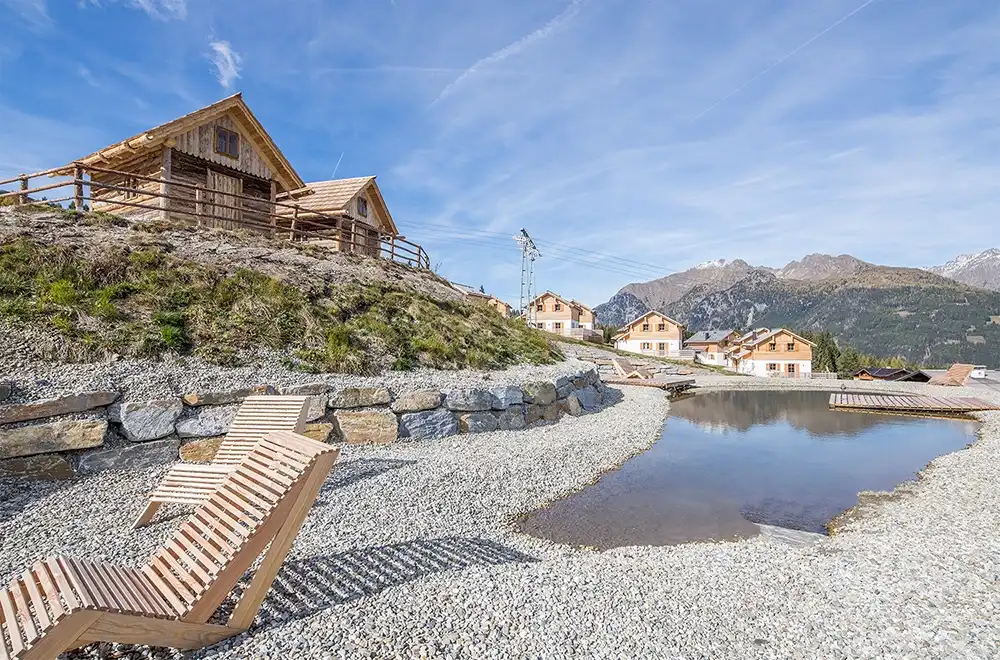 Chaletdorf Sommer Schwimmteich